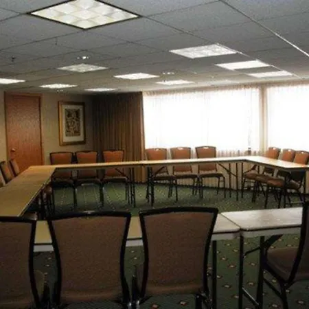 Quality Inn & Suites- Valparaiso-3