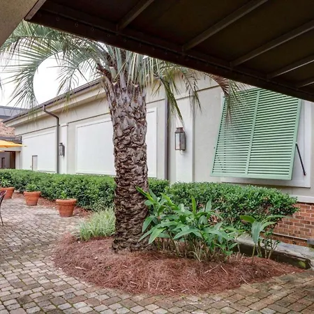 Clarion Inn & Suites Conference Center-2