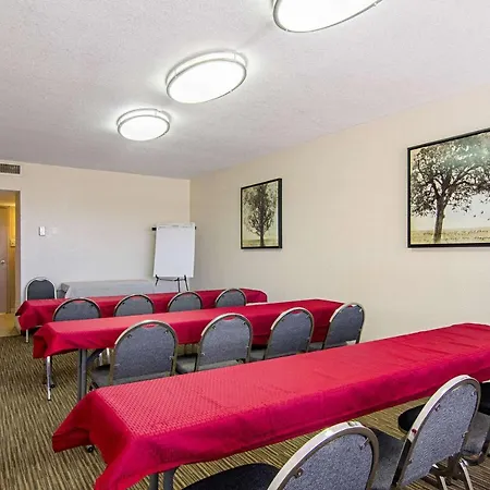 Quality Inn & Suites Denver Stapleton-2