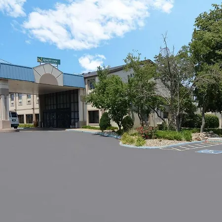 Quality Inn & Conference Center Akron-2