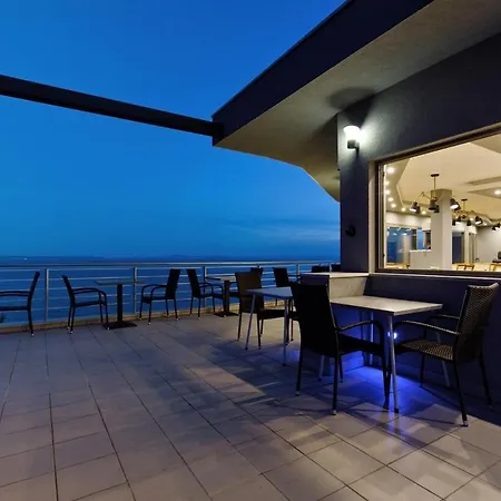 Ark Beach Apartments-2