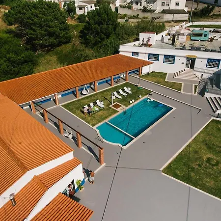Zulla Nazare'S Surf Village-2