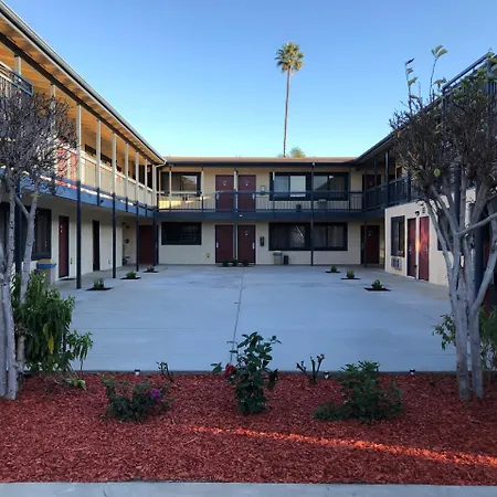 Luxury Inn-2