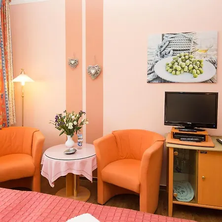 Hotel Garni Am Deich-2