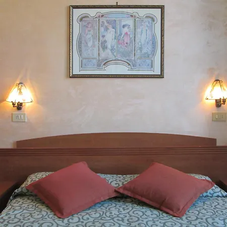 Hotel Italia-3
