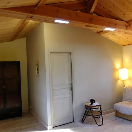 La Pierre Folle Chambres d'Hôtes-3
