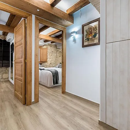 Hostal 977-2
