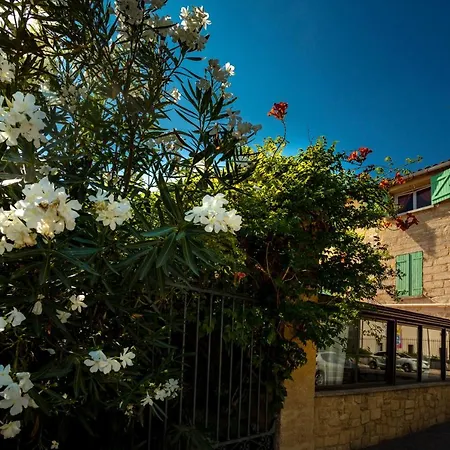LOGIS HOTEL RESTAURANT L' Auberge d'Uzes-3