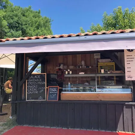Le Pavillon Bleu-3