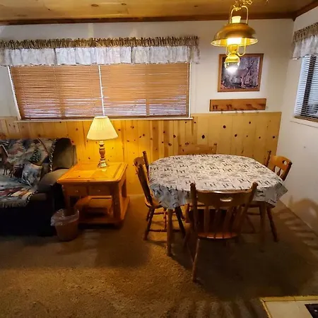 Reverse Creek Lodge-3