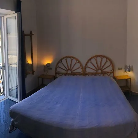 Visitponza - Le Stanze Sul Corso-2