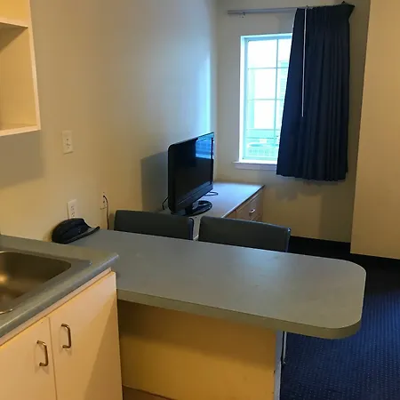Suburban Extended Stay Hilton Head-3