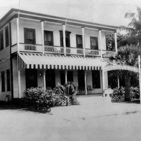 Avalon Bed And Breakfast (Adults Only)-3