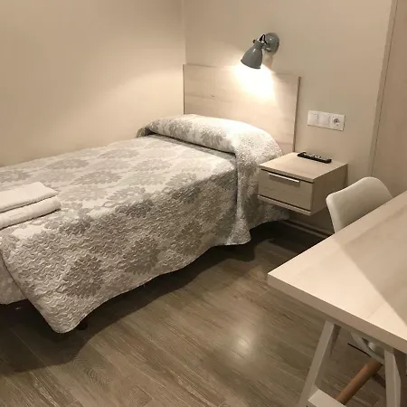 Hostal La Romanica-3