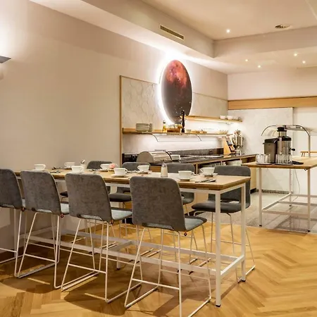 Starlight Suiten Hotel Renngasse-3