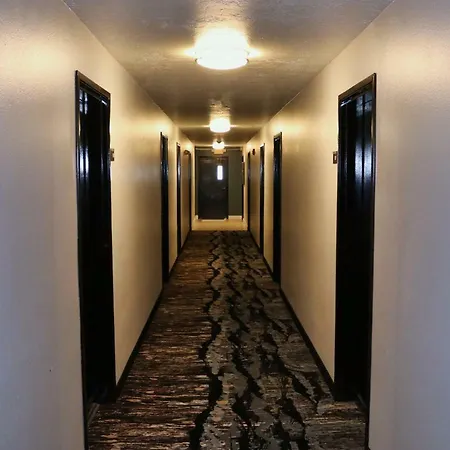 Capital Inn & Suites-3