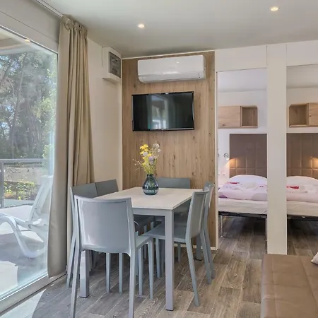 Mobile Homes Camping Santa Marina, Lanterna-3