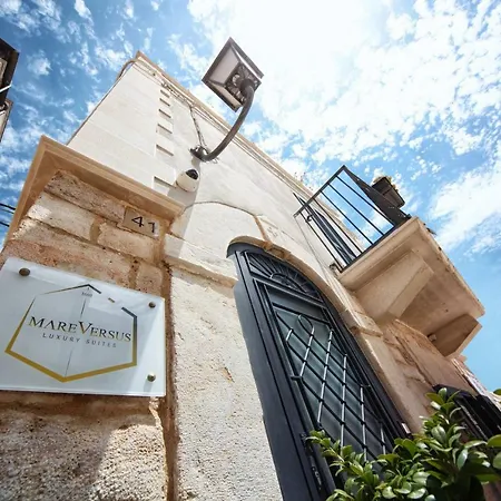 Mare Versus Luxury Suites-3
