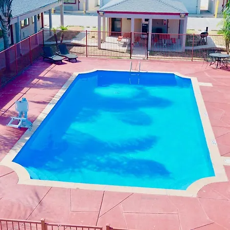 Texan Inn - Carrizo Springs-2