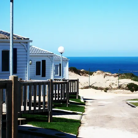 Orbitur Guincho Bungalows - Caravan Park-3