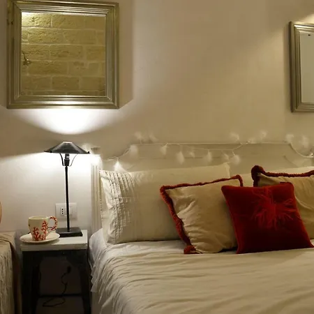 Mare Rooms Bari Old Town Center-3
