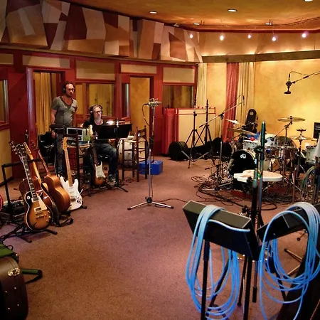 The Studio Guesthouse-3