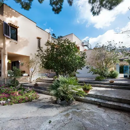 B&B Villa Il Carrubo-3