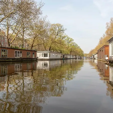Amsterdam-Houseboat-Amstel-2