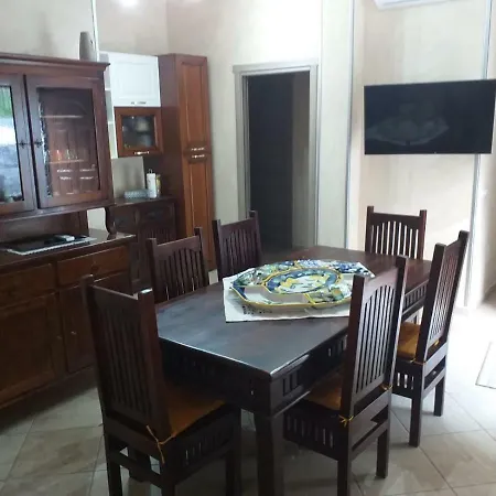 Ruben Holiday-3