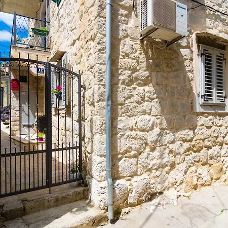 Guest House Babina - Apartments King & Queen-2