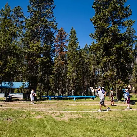 Bend-Sunriver Camping Resort 24 Ft. Yurt 12-3