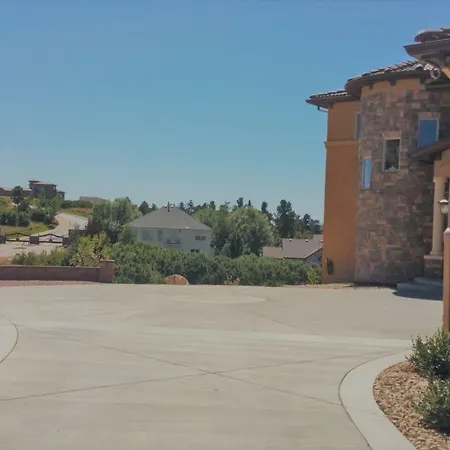 Chateau Du Pikes Peak, A Tuscany Retreat-3