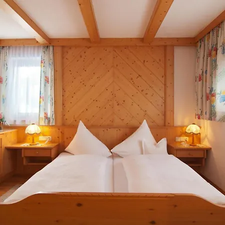 Gasthof Valluga-3