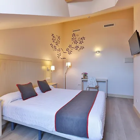 Hostal La Chata By Vivere Stays-3