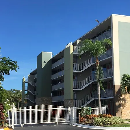Days Inn By Wyndham Fort Lauderdale Airport Cruise Port-3
