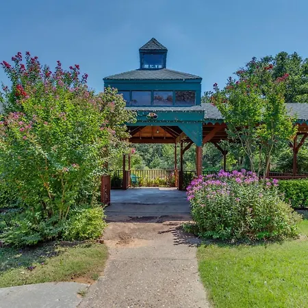 The Whispering Pines Inn-3