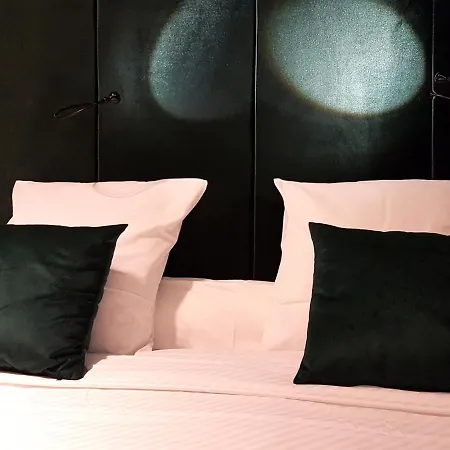 Goodnight Antwerp-2