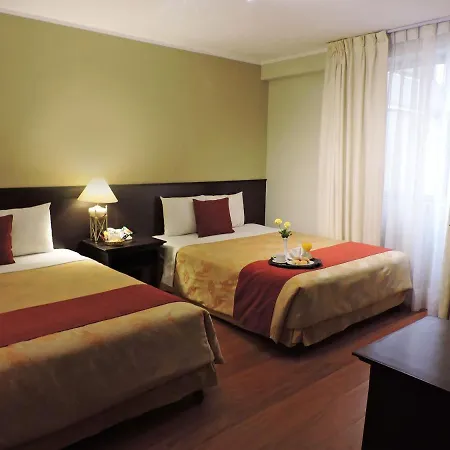 Leon De Oro Inn & Suites-2