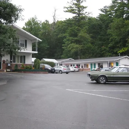 Brookside Motel & Cabins-2