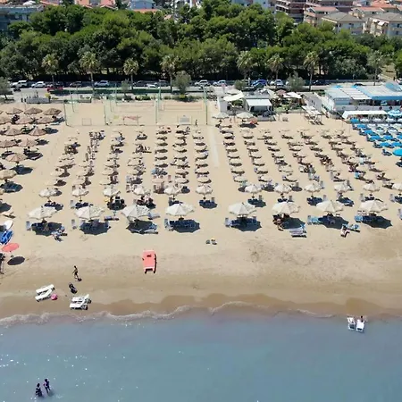 Hotel Nel Pineto-3