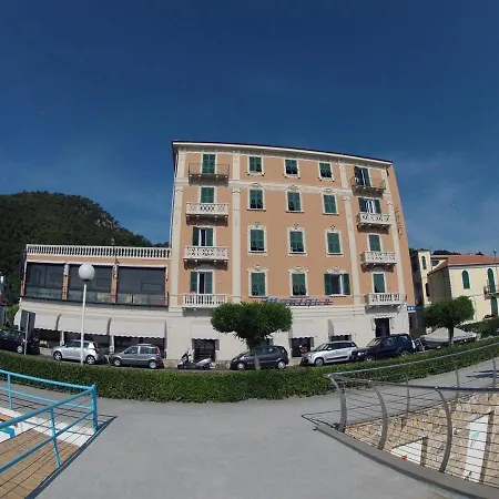 Hotel Monique-3