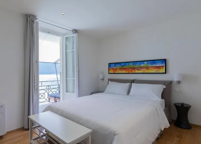 Hotels in Melide