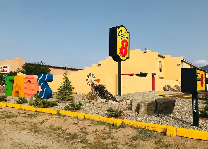 Super 8 By Wyndham Taos Hotel