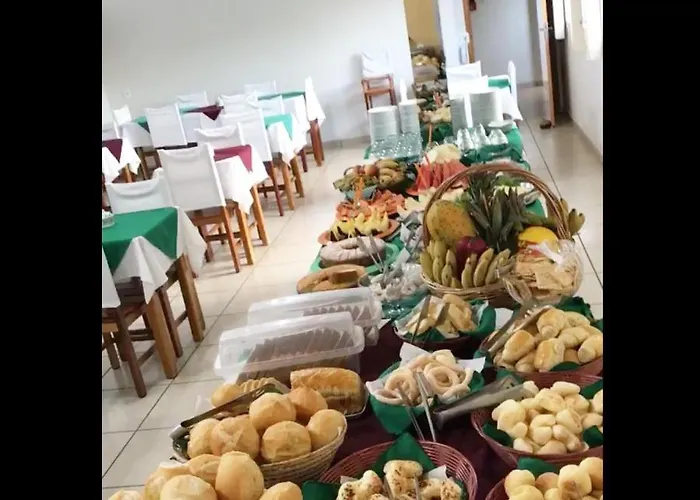 Hotéis de Canapolis