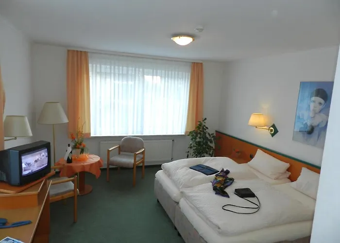 Hotels in Holm (Plon)