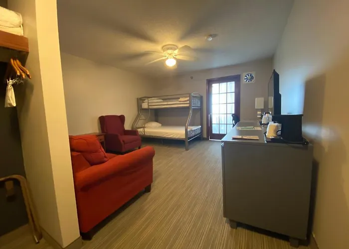 Elk River Hotels