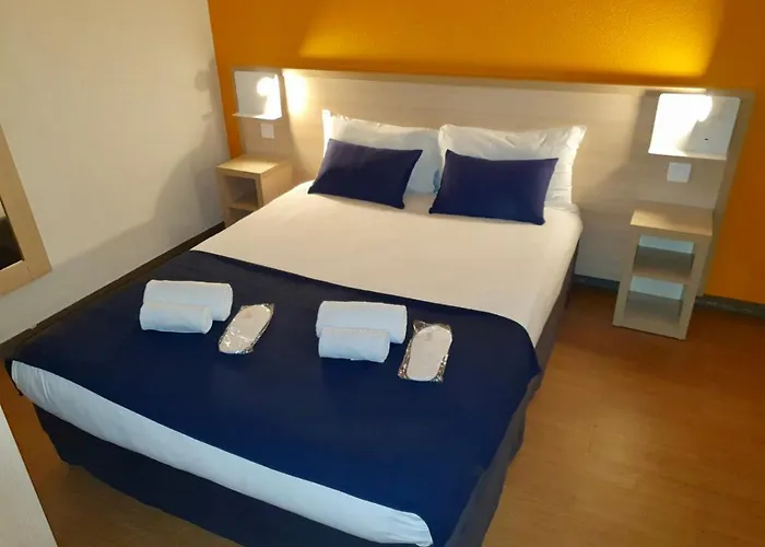 Dammarie-les-Lys Hotels