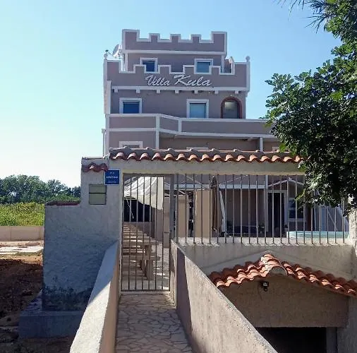 Aparthotel Vila Kula Nin