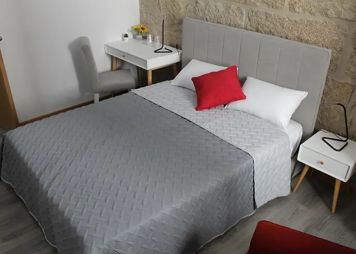Alojamento Girassol - Guest House - Quarto Com Casa De Banho Privativa