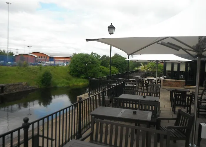 Oldham Hotels